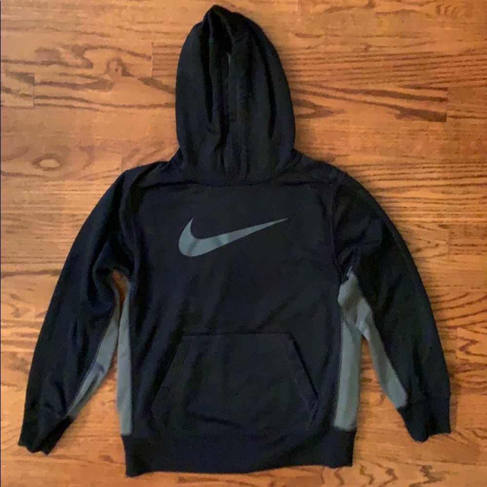 Nike hooded pullover